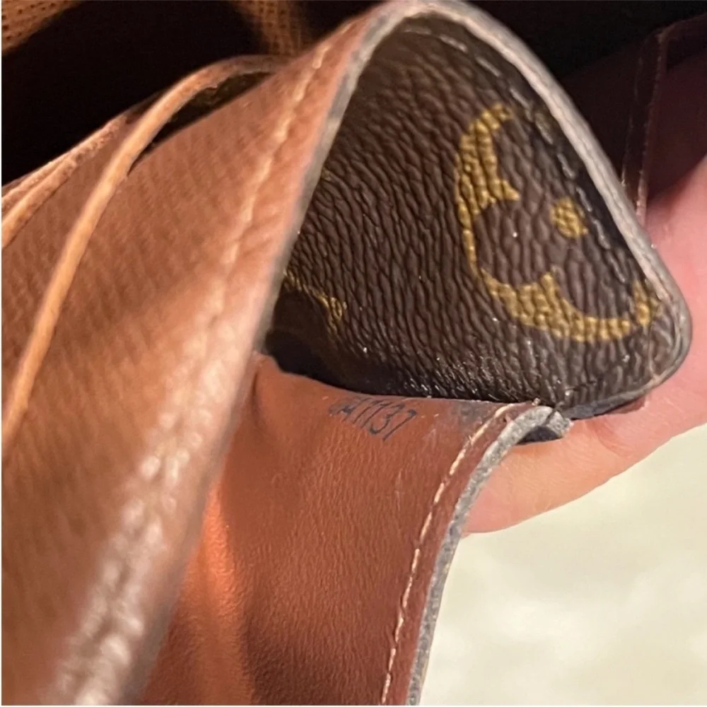 Authentic Louis Vuitton Portefeuille Sarah Long Wallet - Picture 11 of 12